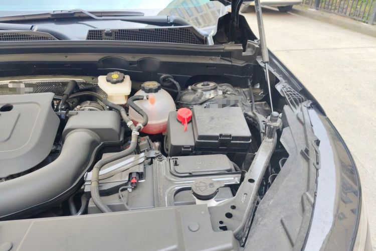 Used Buick Envision 2025 Encore Plus Four-Wheel Drive Avenir Engine Bay Left