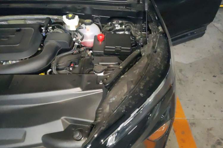 Used Buick Envision 2025 Encore Plus 28T Two-Wheel-Drive Platinum Edition Engine Bay Left