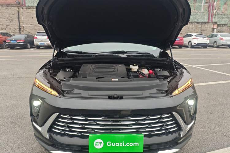 Used Buick Envision 2025 25T Entry-Grade Platinum Edition Engine Bay