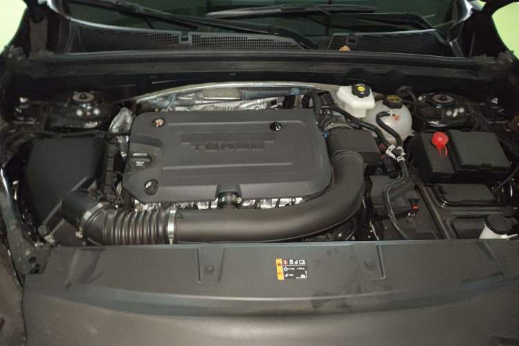 Used Buick Envision 2025 Encore Plus Four-Wheel Drive Avenir Engine Bay