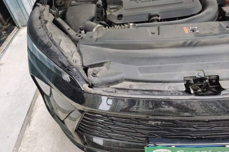 Used Buick Envision 2025 Encore Plus 28T Two-Wheel-Drive Platinum Edition Engine Bay Right