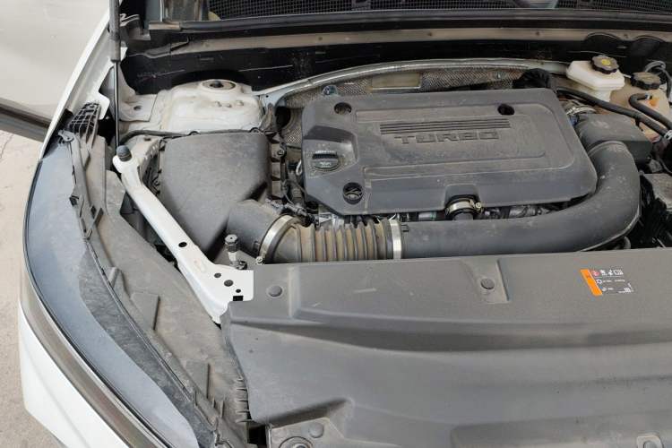 Used Buick Envision 2025 Encore Plus 28T Two-Wheel-Drive Platinum Edition Engine Bay Right