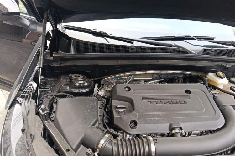 Used Buick Envision 2025 Encore Plus 28T Two-Wheel-Drive Platinum Edition Engine Bay Right