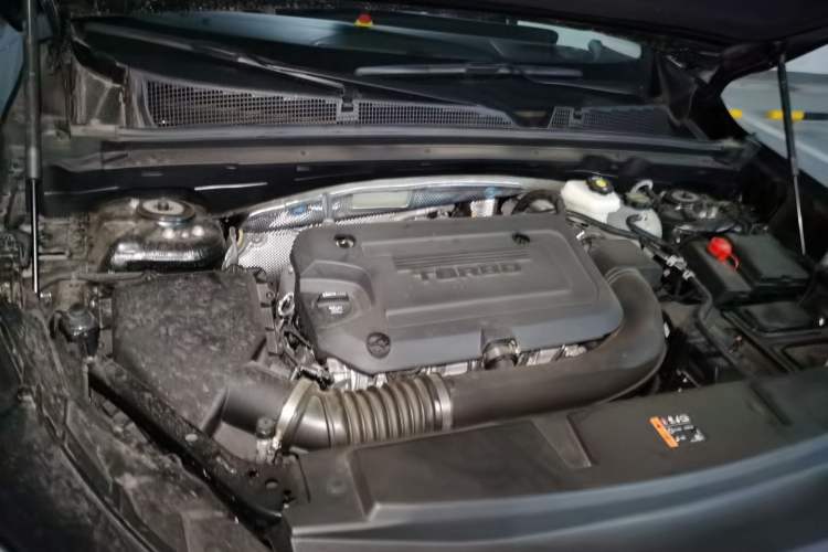Used Buick Envision 2025 Encore Plus 28T Two-Wheel-Drive Platinum Edition Engine Bay Right
