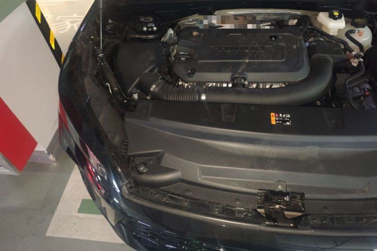 Used Buick Envision 2025 Encore Plus 28T Two-Wheel-Drive Platinum Edition Engine Bay Right