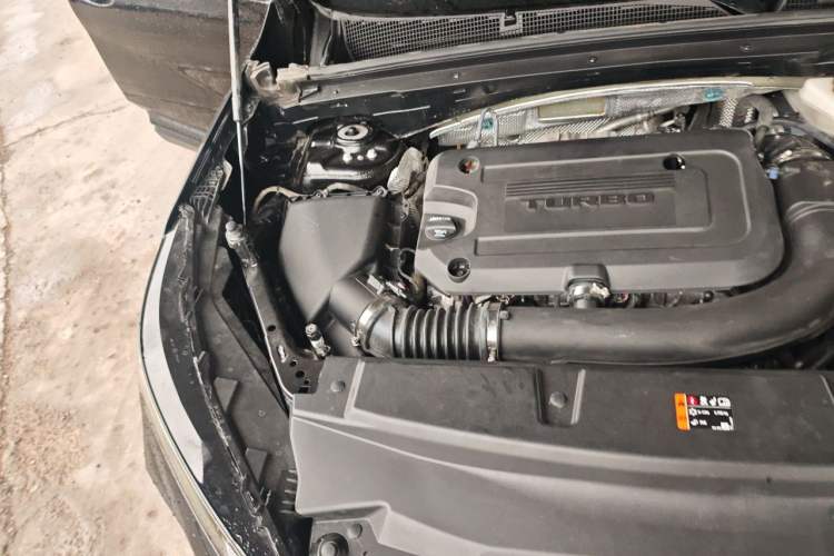 Used Buick Envision 2025 Encore Plus 28T Two-Wheel-Drive Platinum Edition Engine Bay Right