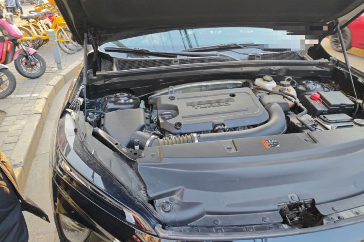 Used Buick Envision 2025 Encore Plus 28T Two-Wheel-Drive Platinum Edition Engine Bay Right