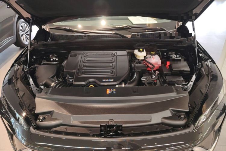 Used Buick Envision 2025 25T Platinum Edition Engine Bay