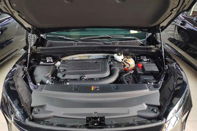 Used Buick Envision 2025 Encore Plus 28T Two-Wheel-Drive Platinum Edition Engine Bay