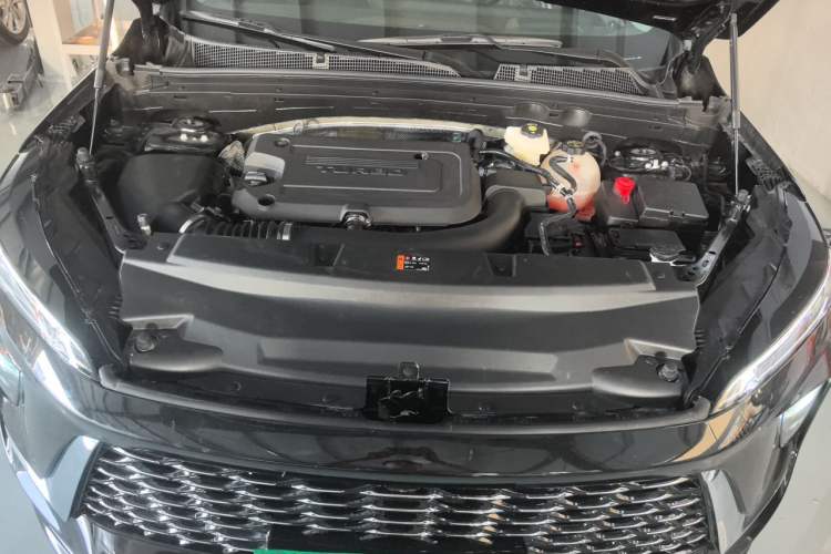 Used Buick Envision 2025 Encore Plus Four-Wheel Drive Avenir Engine Bay