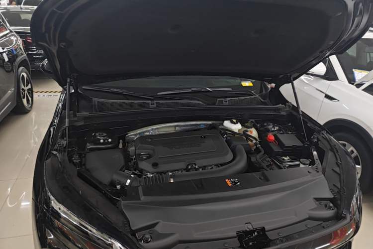 Used Buick Envision 2025 Encore Plus 28T Two-Wheel-Drive Platinum Edition Engine Bay