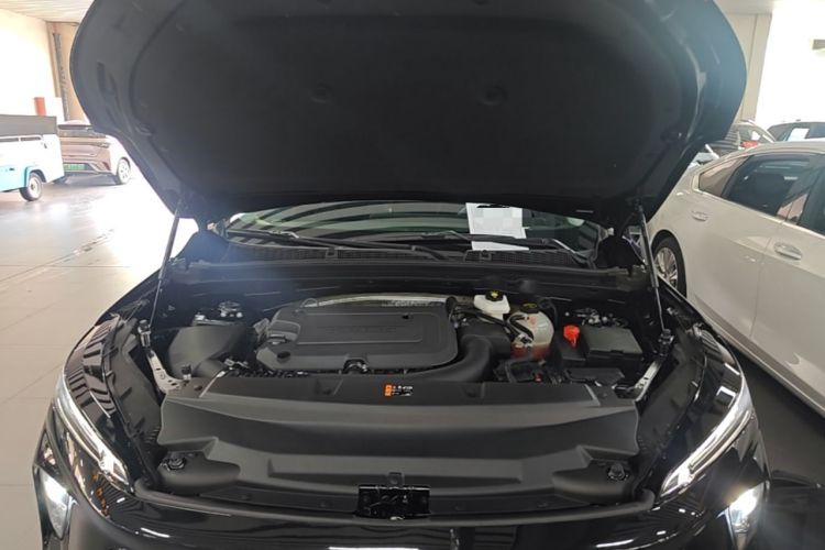 Used Buick Envision 2025 Encore Plus 28T Two-Wheel-Drive Platinum Edition Engine Bay