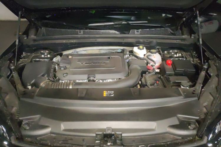 Used Buick Envision 2025 Encore Plus 28T Two-Wheel-Drive Platinum Edition Engine Bay