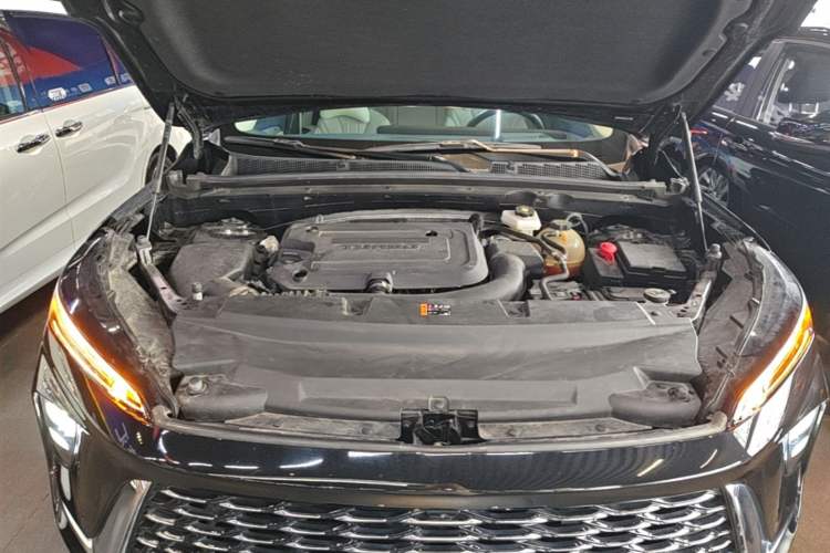 Used Buick Envision 2025 Encore Plus Four-Wheel Drive Avenir Engine Bay