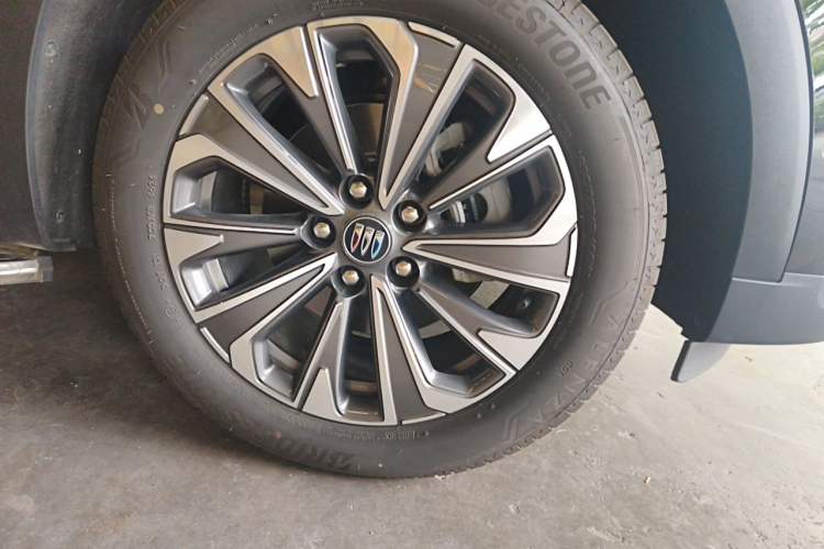 Used Buick Envision 2025 Encore Plus 28T Two-Wheel-Drive Platinum Edition Exterior 1