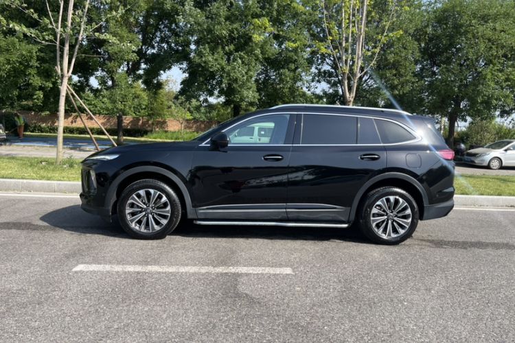 Used Buick Envision 2025 Encore Plus 28T Two-Wheel-Drive Platinum Edition Exterior 3