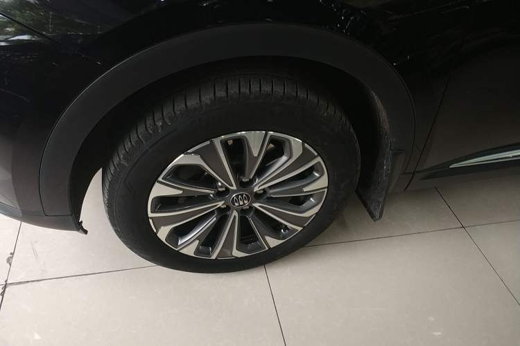 Used Buick Envision 2025 25T Entry-Grade Platinum Edition Exterior 4
