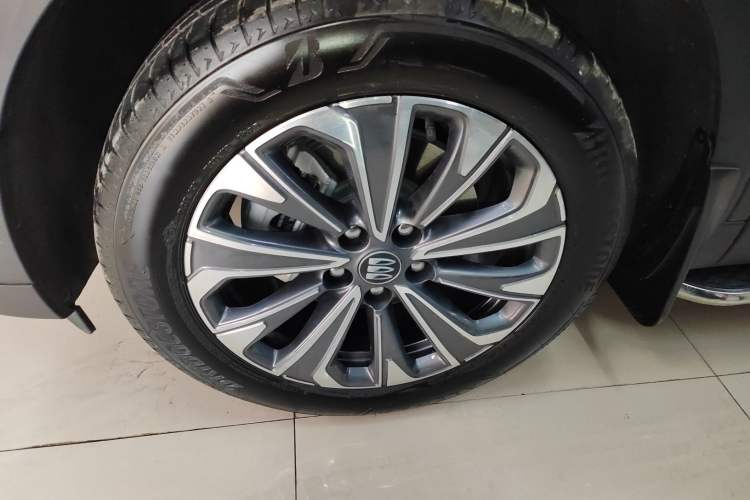 Used Buick Envision 2025 Encore Plus 28T Two-Wheel-Drive Platinum Edition Exterior 4