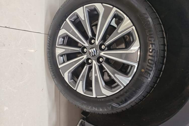 Used Buick Envision 2025 Encore Plus 28T Two-Wheel-Drive Platinum Edition Exterior 5