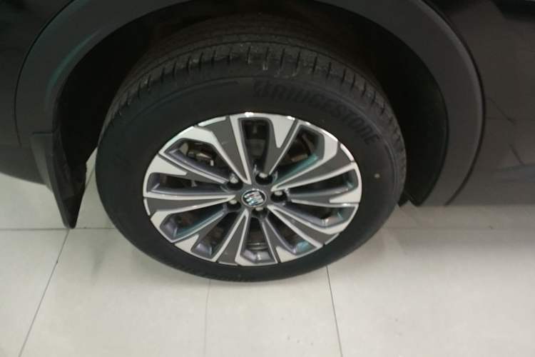 Used Buick Envision 2025 25T Entry-Grade Platinum Edition Exterior 5
