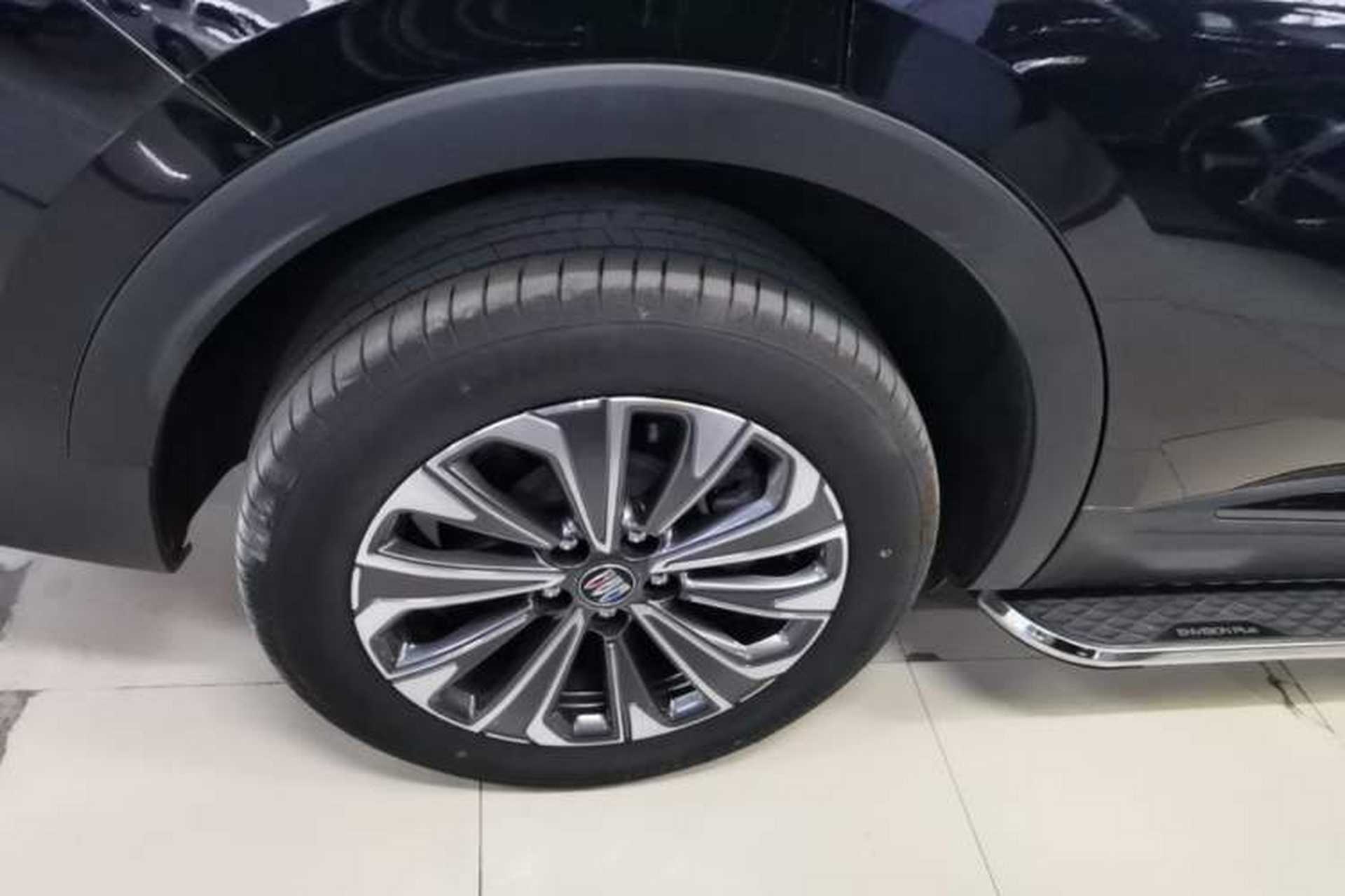 Used Buick Envision 2025 Encore Plus 28T Two-Wheel-Drive Platinum Edition Exterior 5
