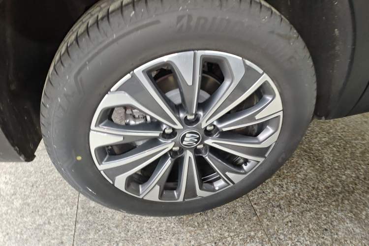 Used Buick Envision 2025 25T Entry-Grade Platinum Edition Exterior 5