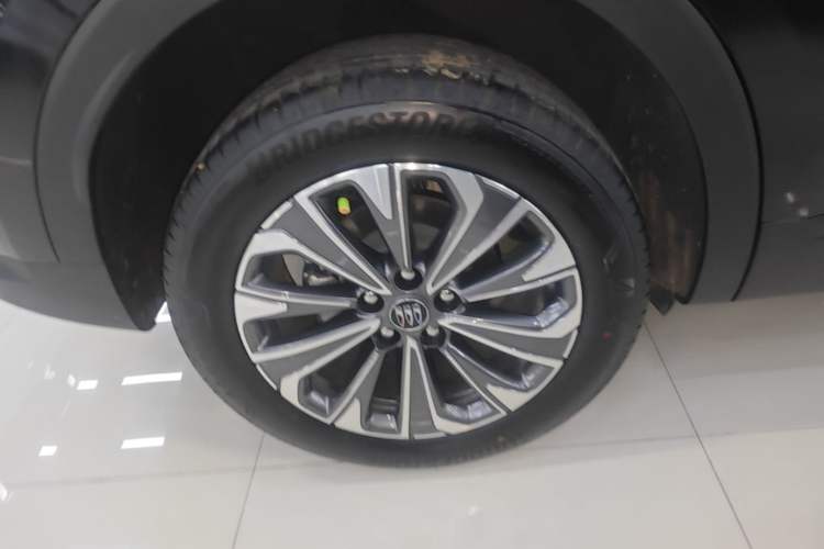 Used Buick Envision 2025 25T Entry-Grade Platinum Edition Exterior 5
