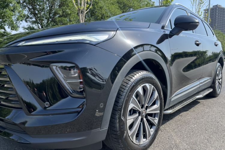 Used Buick Envision 2025 Encore Plus 28T Two-Wheel-Drive Platinum Edition Exterior 6