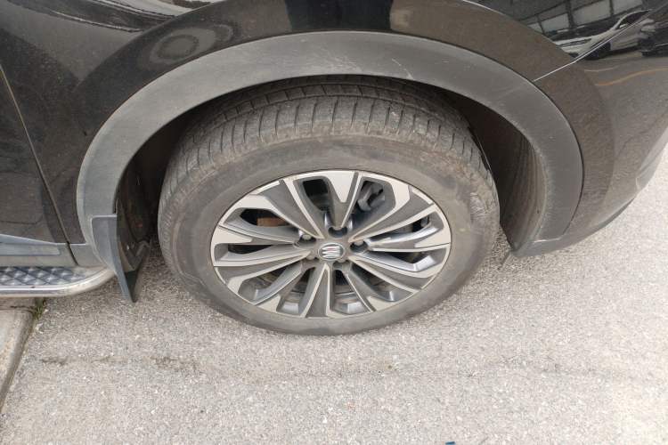 Used Buick Envision 2025 Encore Plus 28T Two-Wheel-Drive Platinum Edition Exterior 7