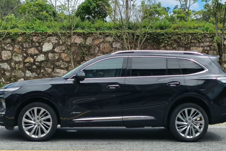 Used Buick Envision 2025 Encore Plus Four-Wheel Drive Avenir Exterior 7
