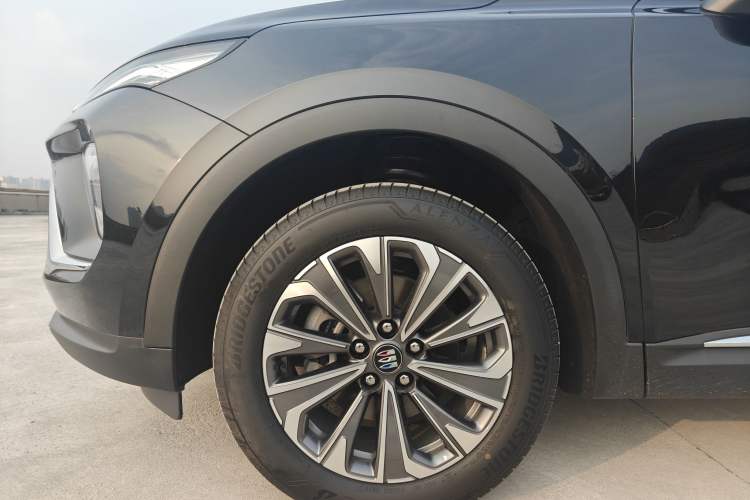 Used Buick Envision 2025 25T Entry-Grade Platinum Edition Exterior 9