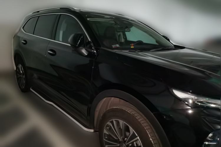 Used Buick Envision 2025 Encore Plus 28T Two-Wheel-Drive Platinum Edition Front Right 45 Deg