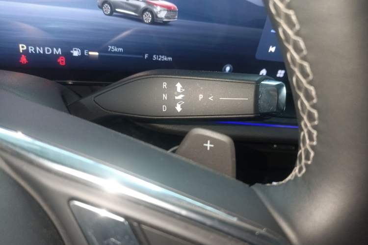 Used Buick Envision 2025 Encore Plus 28T Two-Wheel-Drive Platinum Edition Gear Lever