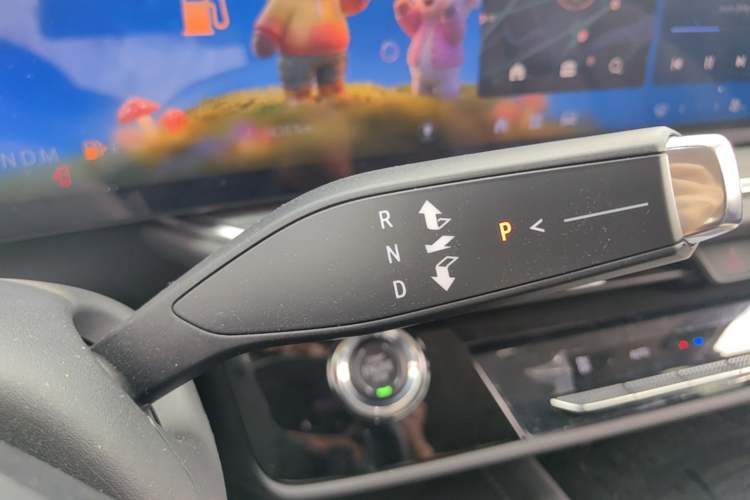 Used Buick Envision 2025 25T Entry-Grade Platinum Edition Gear Lever