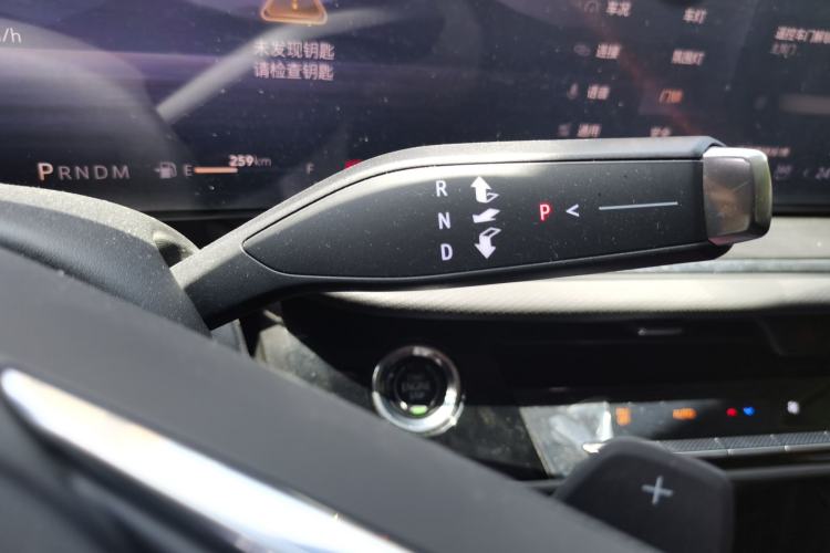 Used Buick Envision 2025 Encore Plus 28T Two-Wheel-Drive Platinum Edition Gear Lever
