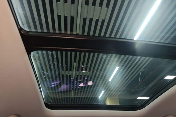 Used Buick Envision 2025 Encore Plus 28T Two-Wheel-Drive Platinum Edition Headliner