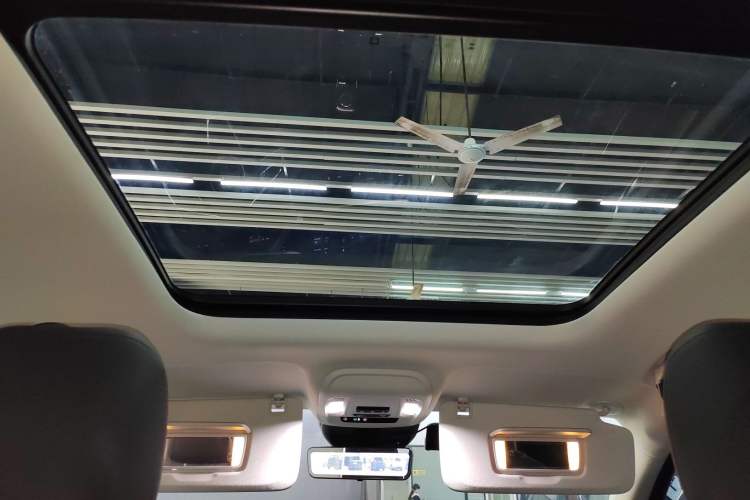 Used Buick Envision 2025 Encore Plus 28T Two-Wheel-Drive Platinum Edition Headliner
