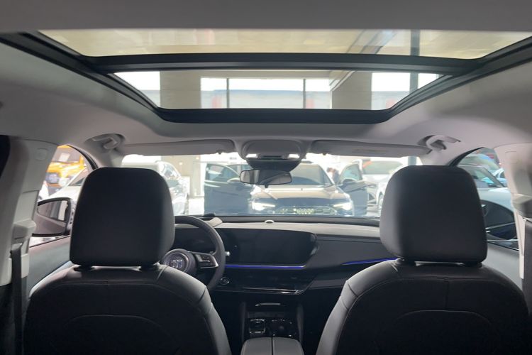 Used Buick Envision 2025 25T Entry-Grade Platinum Edition Headliner