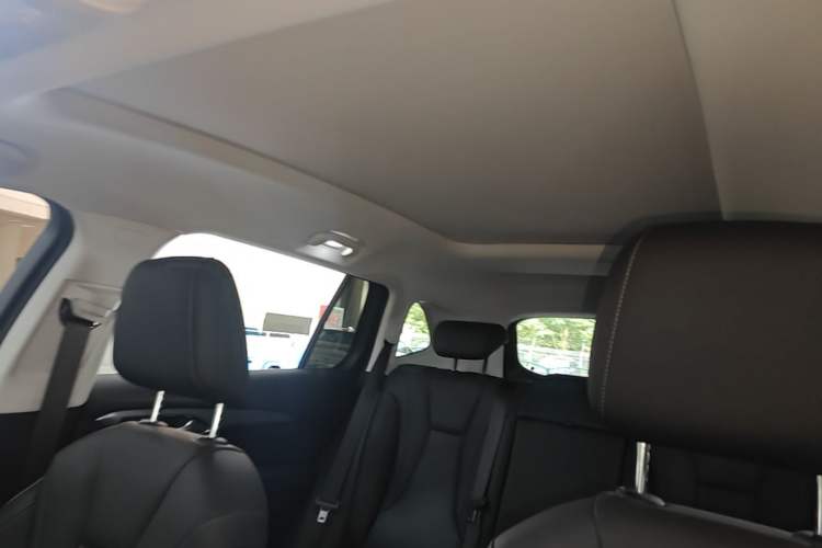 Used Buick Envision 2025 Encore Plus 28T Two-Wheel-Drive Platinum Edition Headliner
