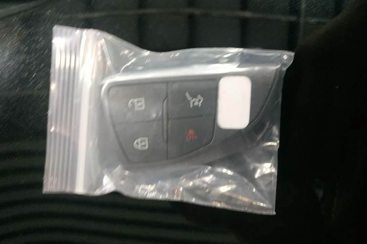 Used Buick Envision 2025 25T Entry-Grade Platinum Edition Interior 1