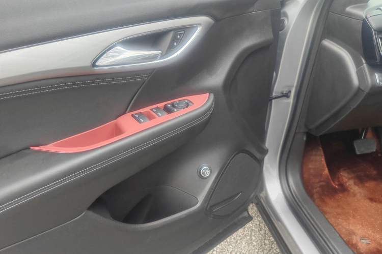 Used Buick Envision 2025 25T Entry-Grade Platinum Edition Interior 1