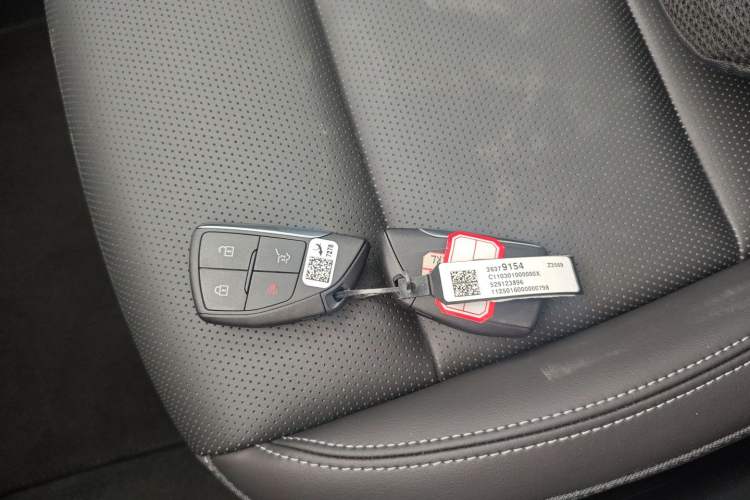 Used Buick Envision 2025 25T Entry-Grade Platinum Edition Interior 1