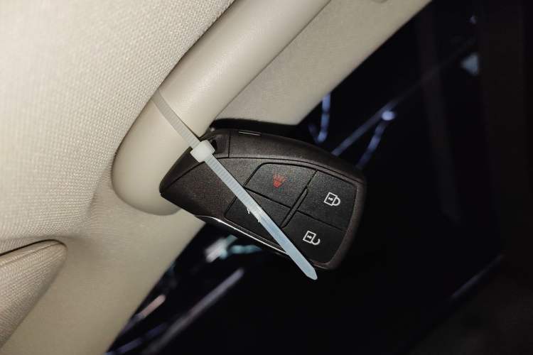 Used Buick Envision 2025 Encore Plus 28T Two-Wheel-Drive Platinum Edition Interior 1