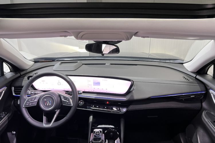 Used Buick Envision 2025 25T Entry-Grade Platinum Edition Interior 1