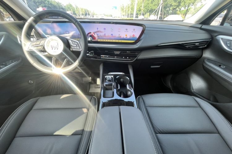Used Buick Envision 2025 Encore Plus 28T Two-Wheel-Drive Platinum Edition Interior 1