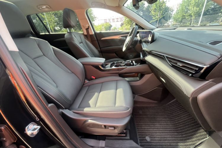 Used Buick Envision 2025 Encore Plus 28T Two-Wheel-Drive Platinum Edition Interior 12