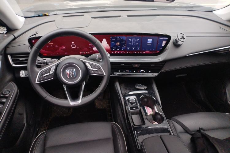 Used Buick Envision 2025 Encore Plus 28T Two-Wheel-Drive Platinum Edition Interior 2