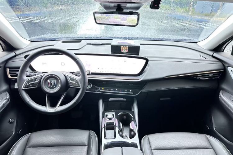 Used Buick Envision 2025 Encore Plus Four-Wheel Drive Avenir Interior 2
