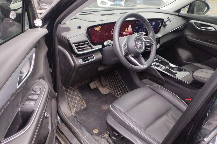 Used Buick Envision 2025 Encore Plus 28T Two-Wheel-Drive Platinum Edition Interior 3