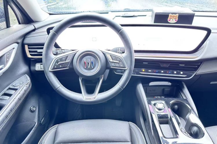 Used Buick Envision 2025 Encore Plus Four-Wheel Drive Avenir Interior 3
